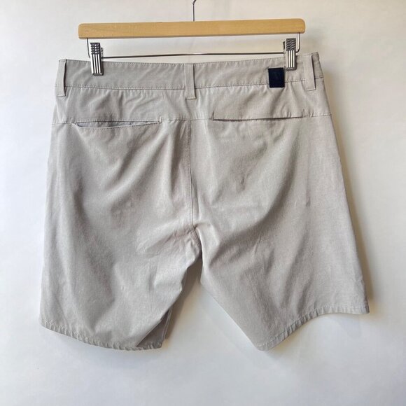 Vuori Men Aim shorts, grey/beige, Size 32 - Picture 4 of 9